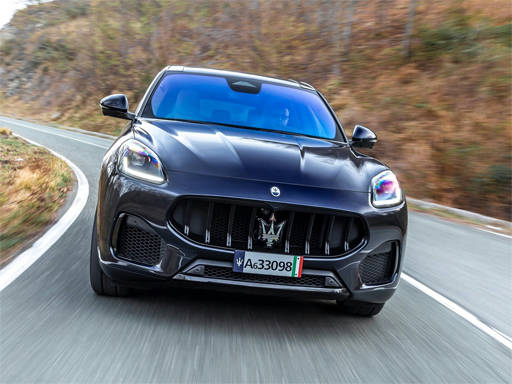 Play Maserati Grecale Puzzle