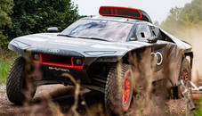 Audi RS Q Dakar Rally  Slide